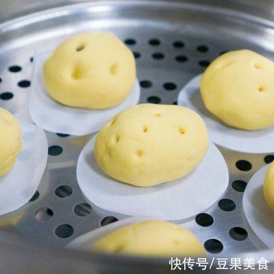  想健康又想美味，吃土豆形状的豆包就对啦