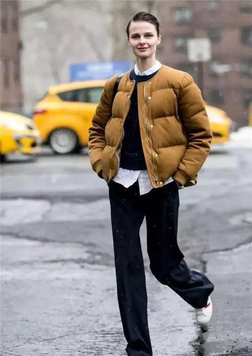 不管大衣还是棉袄，尽量避开这3个颜色，另外2种更高级，时髦百搭