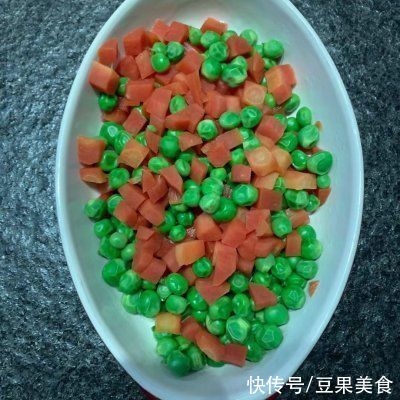 虾仁炒饭这样做，隔壁小孩都馋哭了