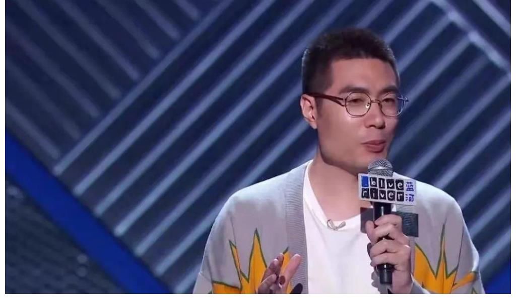 張博洋|《脫口秀大會》第四季落幕，周奇墨拿大王，憑的是什么？