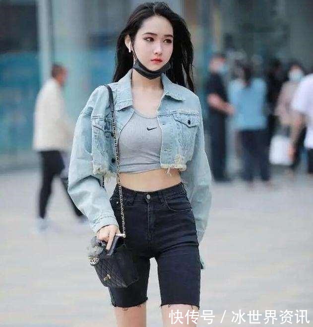 搭配 自信漂亮的打底裤装扮尽显甜美风格,轻柔舒适又显气质,气质高贵!