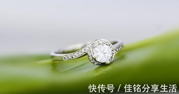 价格 0.5克拉钻戒价格如何能不能买佩戴效果好吗!