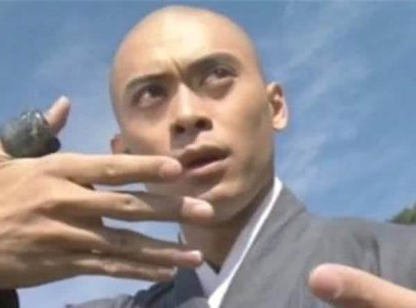 扫地僧$天龙八部12大顶级高手,萧峰只能垫底,第1武功胜过扫地僧