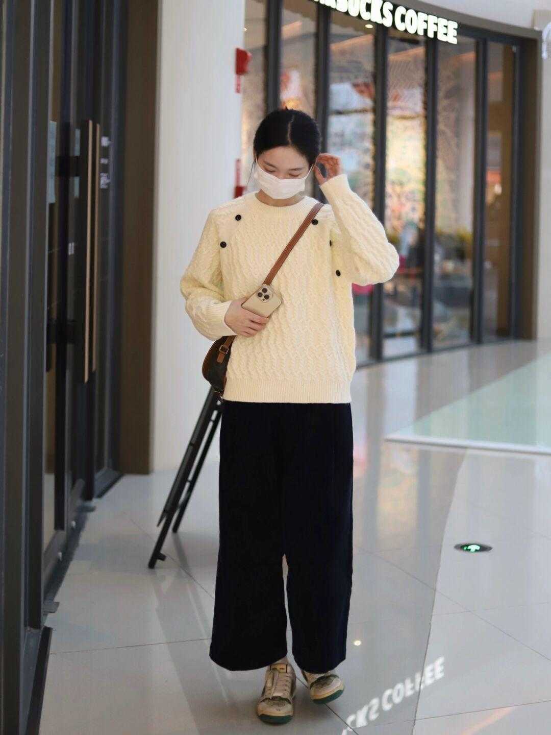 单品 早春校园穿搭别错过这四类,休闲、精致全都有,轻松拥有好人缘