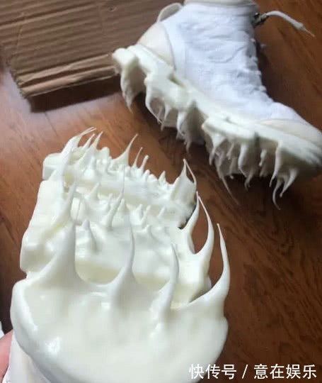 chris 最近火了一种“芝士鞋”明星的最爱,拔开会拉丝,脚不敢轻易着地