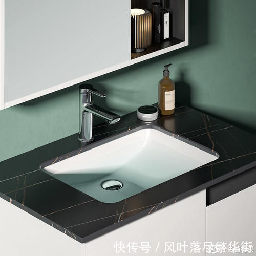 易洁|大白新品雅士白油漆岩板浴室柜上线,一笔留白,还浴室简练之美~