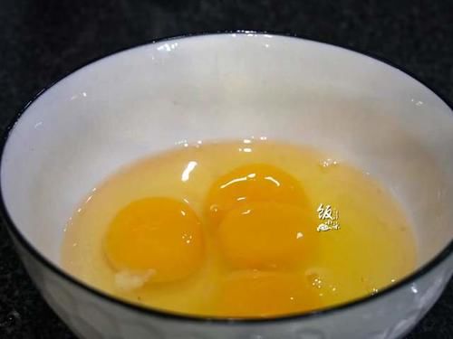 美食优选：这道菜吃出了外婆家的味道，开胃下饭，2碗米饭都不够吃