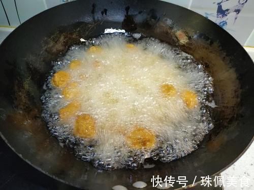 丸子|炸丸子想要外酥里嫩，有人加淀粉、有人加面粉，教你正确做法