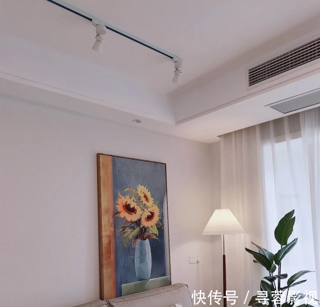 洗手柜|看到她家装修后，我确定：“穷装”也能装出温暖而治愈人心的家