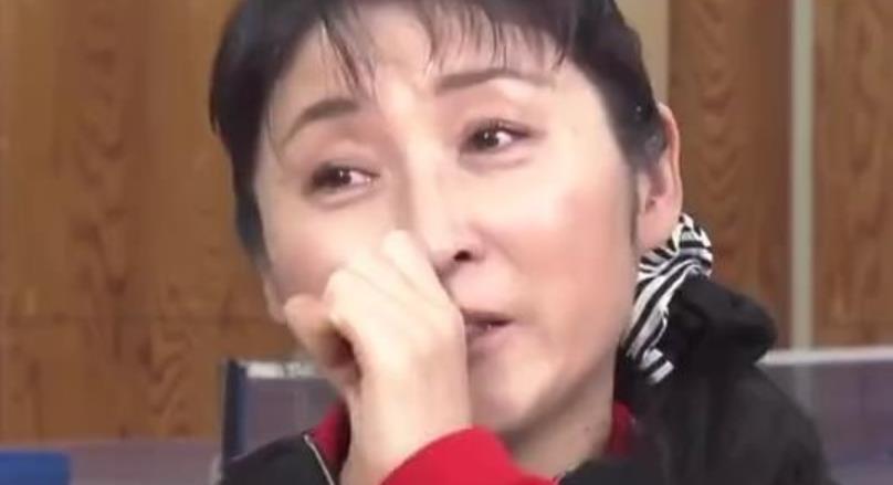 张校长|95后全职妈妈占比超过八成,家长含泪哭诉:供你读博并不是当保姆