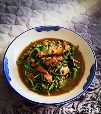 茼蒿|夏天，这菜要多吃，保护心血管，隔日排出宿便，多吃皮肤不粗糙