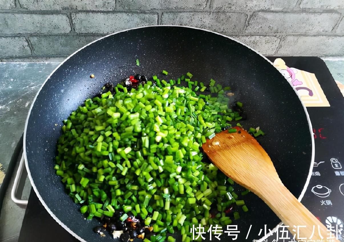 龙宝|秋天吃饭没食欲,遇到这菜千万别放过,老公几天不吃就馋