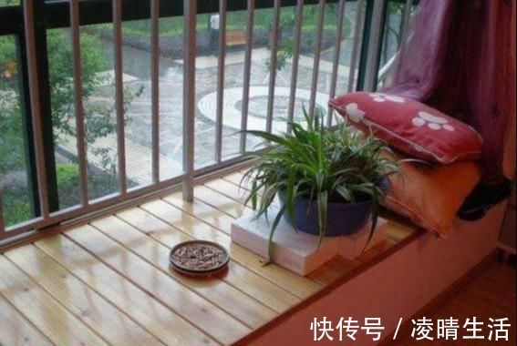 瓷砖|越来越多人不在阳台铺瓷砖了,都用它来代替,好看耐用又省钱