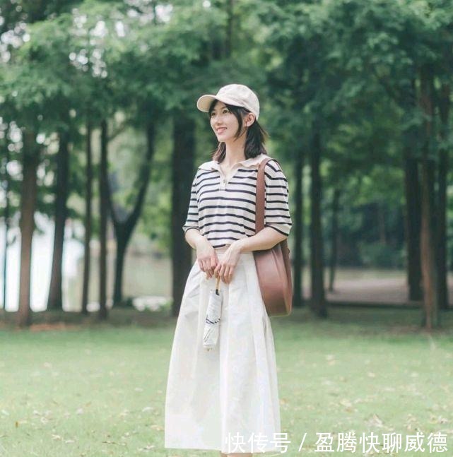 半身裙|极简的穿搭风格看似随意,却不经意间透露着高级,温柔又有气质