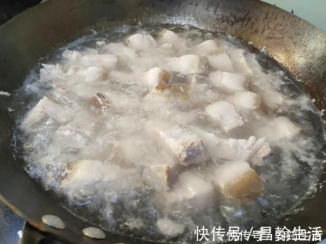 糖色|爷爷做了几十年红烧肉,口感软烂香入味,香料只加这四味即可