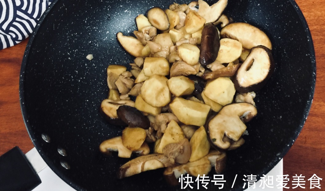 扁豆角|入秋后少吃肉,遇到2种菜别手软,应季而食身体好,简单又营养