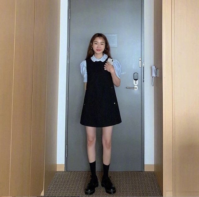 街拍|街拍美女:时尚显瘦都恰到好处,这就是修身裤装的魅力