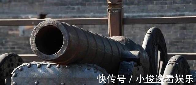 努尔哈赤#在明朝节节败退时,他一炮打飞了努尔哈赤,让清军明白了一个道理