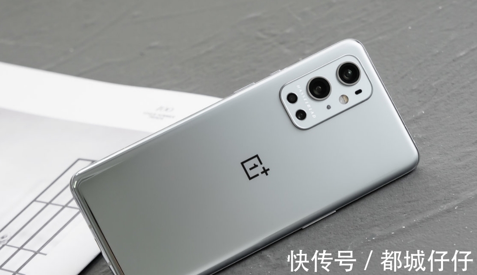 oled|买手机不要抠抠搜搜,目前这4部手机最值得买,用三四年不是问题