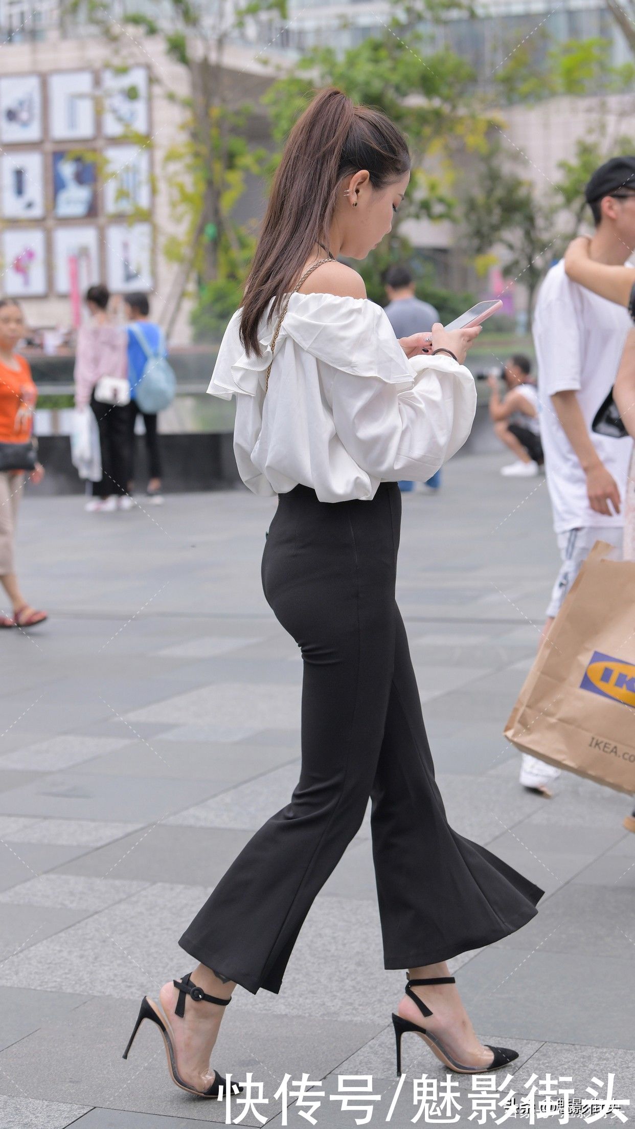 高跟鞋|职业女性都爱的夏季穿搭，白衬衫+小黑裤，简约优雅显气质