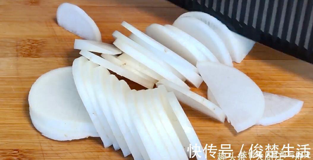 橘子皮别再扔掉了，用水煮一煮，没想到这么实用，看完后涨见识了