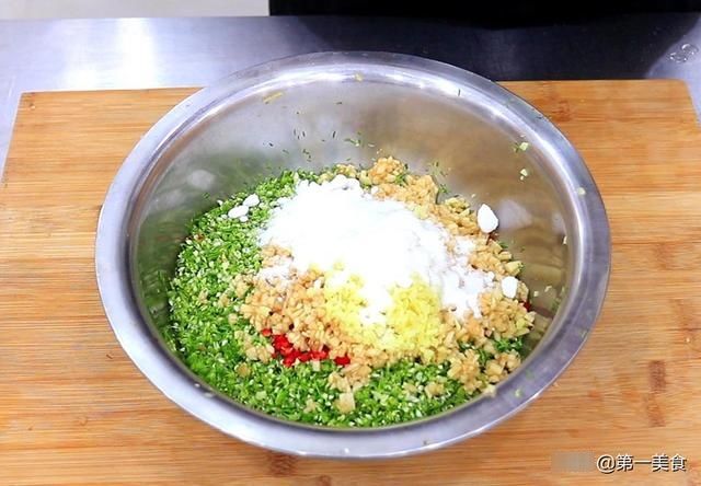 小米椒|腌韭花只放食盐是大错，多加一样，清脆入味无苦涩，久放不变质