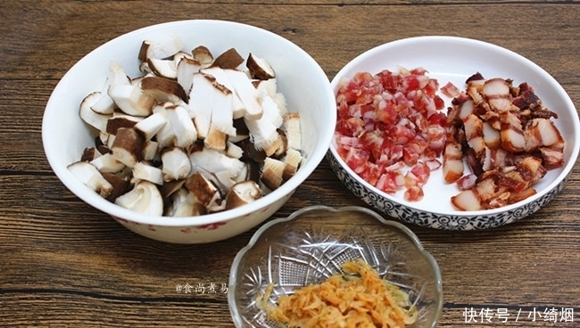 面食|不会捏包子可以试试此款面食,馅料丰富很营养,越嚼越香吃不腻