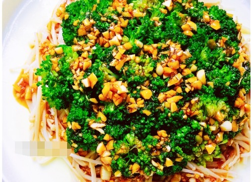 推荐一道|4道小凉菜，8道小炒菜，全素宴美味又健康，吃得放心