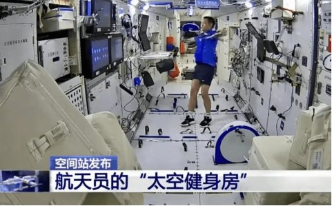 一檔綜藝節(jié)目曝出王亞平近照，怎么臉部“胖”了一大圈？什么原因