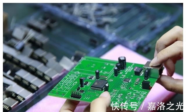 研究室|“国产”科学家黄芊芊:拒绝美国高校邀请,助力华为解决芯片难题