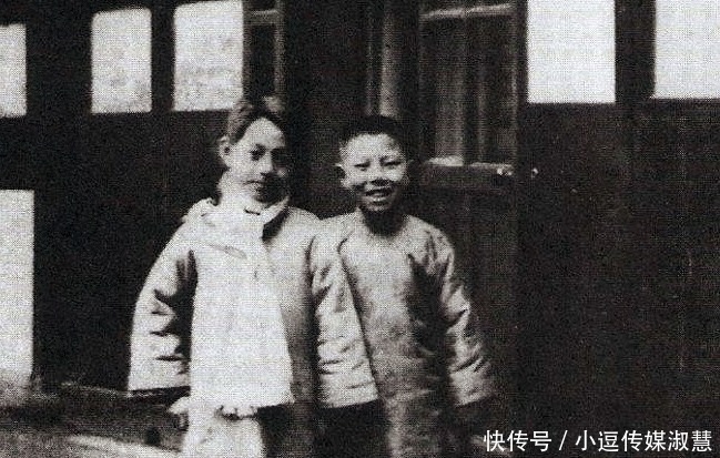 黄素琼|张爱玲曾经的理想生活:有花,有狗,有小人书 ,还有妈妈