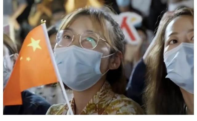 周深|央视综艺《请你来听我的演唱会》，周深动情献唱，国庆档收获好评