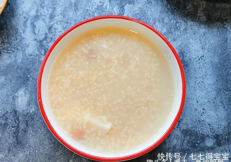 我家早餐简单,有粥有主食有小菜10分钟做好,网友:看着就想吃