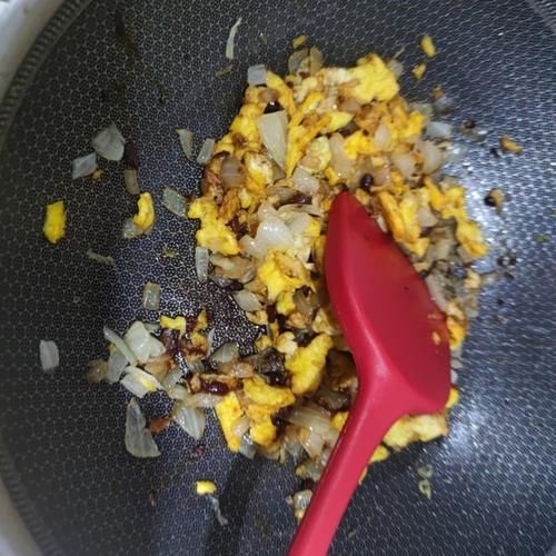 菠菜鸡蛋，是一款清爽的菜，不油腻