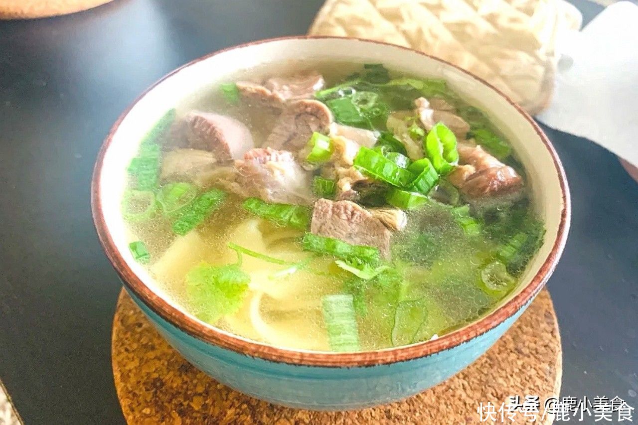 羊肉汤|炖羊肉，记住“忌1物、放3料”，羊肉酥嫩鲜香，羊汤鲜美无杂味
