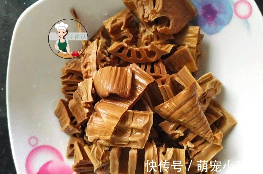 清明前,遇到它别手软,一次多囤些,晒干冻起来特省事,炖肉真香