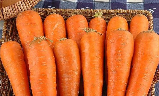 小米|立秋后，胡萝卜配此物一起煮，头发黑了，预防脱发，男女可试试