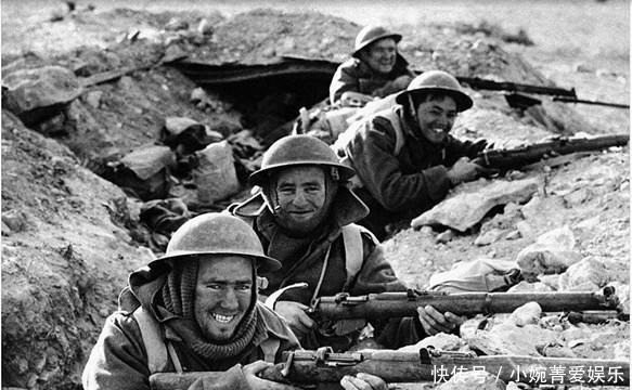 意大利|战斗机没油，飞行员迫降，4300名意大利军：别打，我们投降！