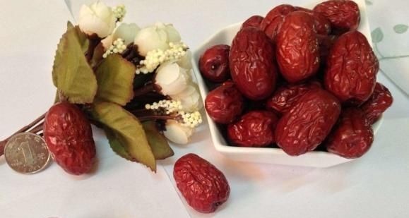 镇静|红枣配上它，大肚子没了，失眠好了女人不想满脸皱纹，可以试试