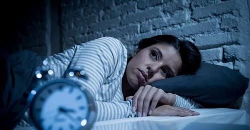 补充|睡觉总是做梦?可能身体缺乏4种维生素,建议及时补充