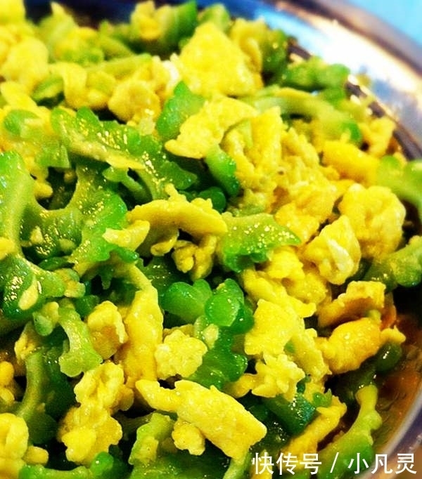 “懒人菜”辣椒炒蛋别只会一种做法,教你一招,保证吃完超过瘾