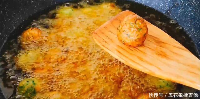 油腻|萝卜丸子家常做法,不加一滴水,外脆里嫩,一点也不油腻,太香了