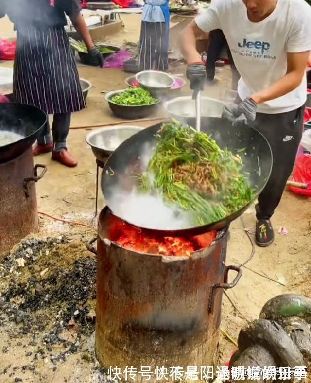 农村的大席菜不干净？完全错了，饭店的菜只是表面光鲜而已