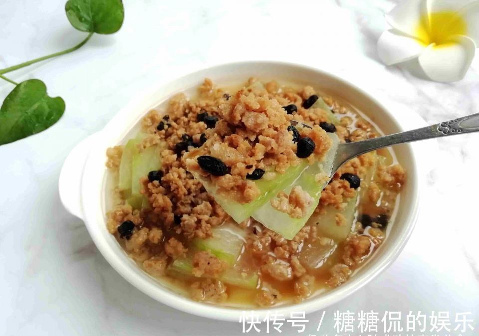 夏天|夏天就喜欢吃蒸菜,3种食材一起蒸,10分钟上桌,简单好吃营养全