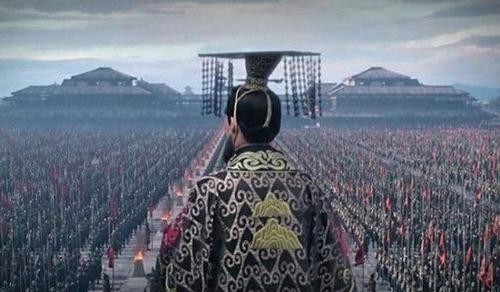 却是|都知道后世龙袍是黄色，为何偏偏秦始皇的却是黑色？原因在这里