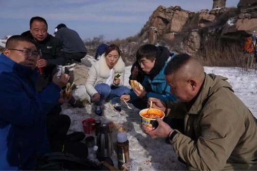 在线|临猗在线粉丝们又征服了一座雪山～汤王山之颠