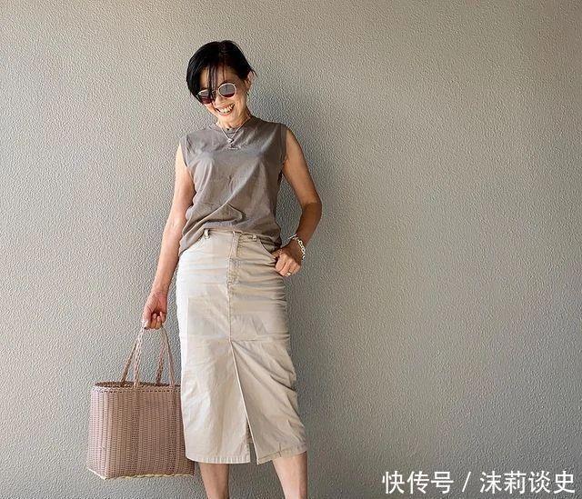 私服 58岁日本太太的私服穿搭,年过半百,借助基础款,照样穿出好风采