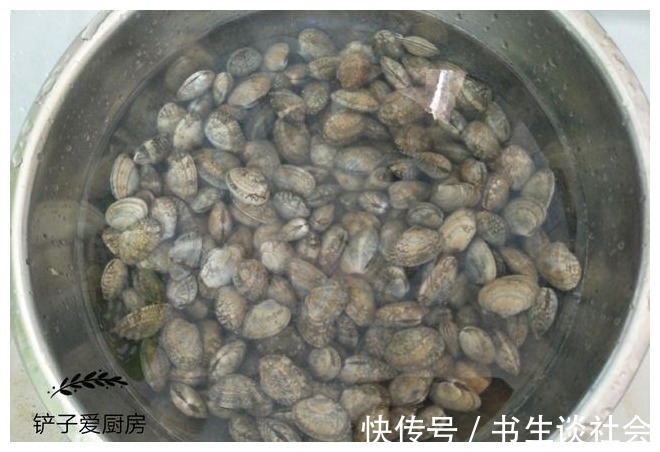 秋天就要多喝汤，丝瓜和这两种食材一起煮，比鸡汤还鲜美