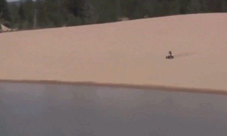 |搞笑GIF:花了三个月改装的,准备开着去撩妹,刚出村口就被查了