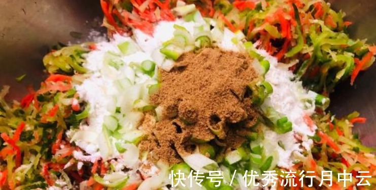 炸萝卜丸子,牢记调馅方法,出锅后外酥里嫩,好吃得停不下来!